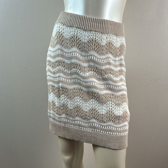 Beautiful ANTHROPOLOGIE crochet knit sweater skirt size medium - Picture 1 of 8